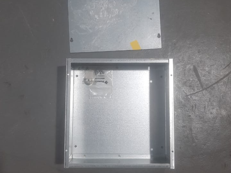 Caja de distribución eléctrica