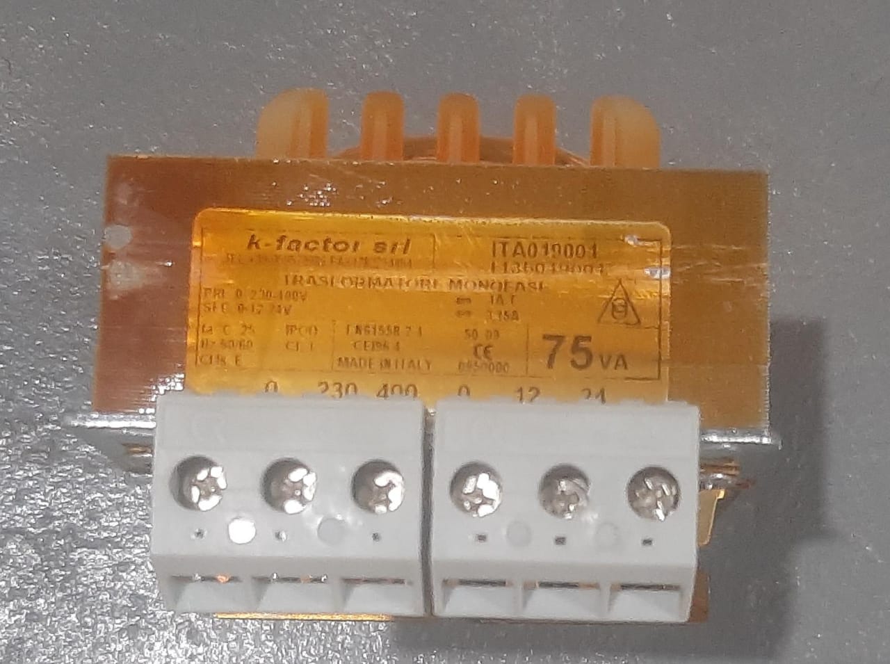 Venta de Transformador Monofásico 75VA Italiano Kfactor SRL